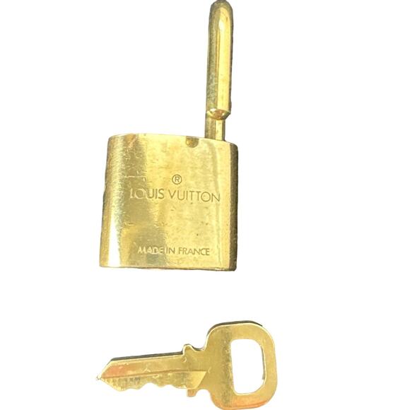 Louis Vuitton Authentic Brass Lock and Key #302 Necklace Pendant Bag Charm - Picture 4 of 6